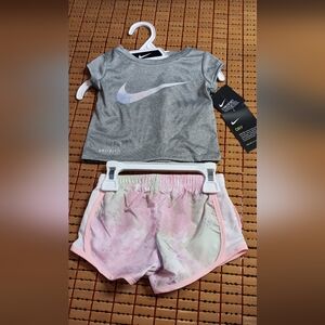 Nike Infant Girl’s Dri-Fit T-Shirt & Shorts Set (2-pieces) 18m nwt, pink